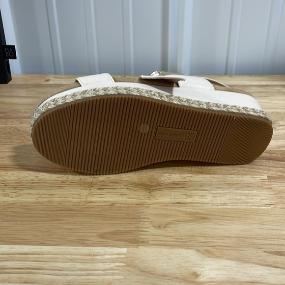 New With Box Giani Bernini Memory Foam Jerammiep Cream Sm Women’s Shoe Size 6.5 - Picture 8 of 8